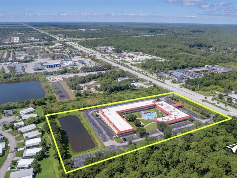 8797 20th St, Vero Beach, FL à vendre - Photo du bâtiment - Image 3 de 21