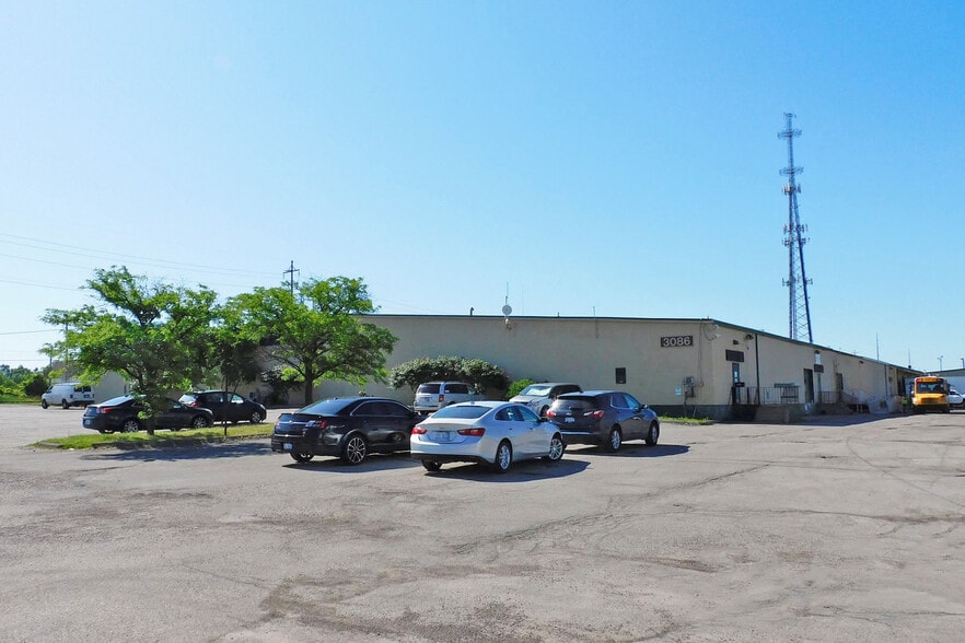 3086 E Court St, Flint, MI à vendre - Photo du bâtiment - Image 1 de 4