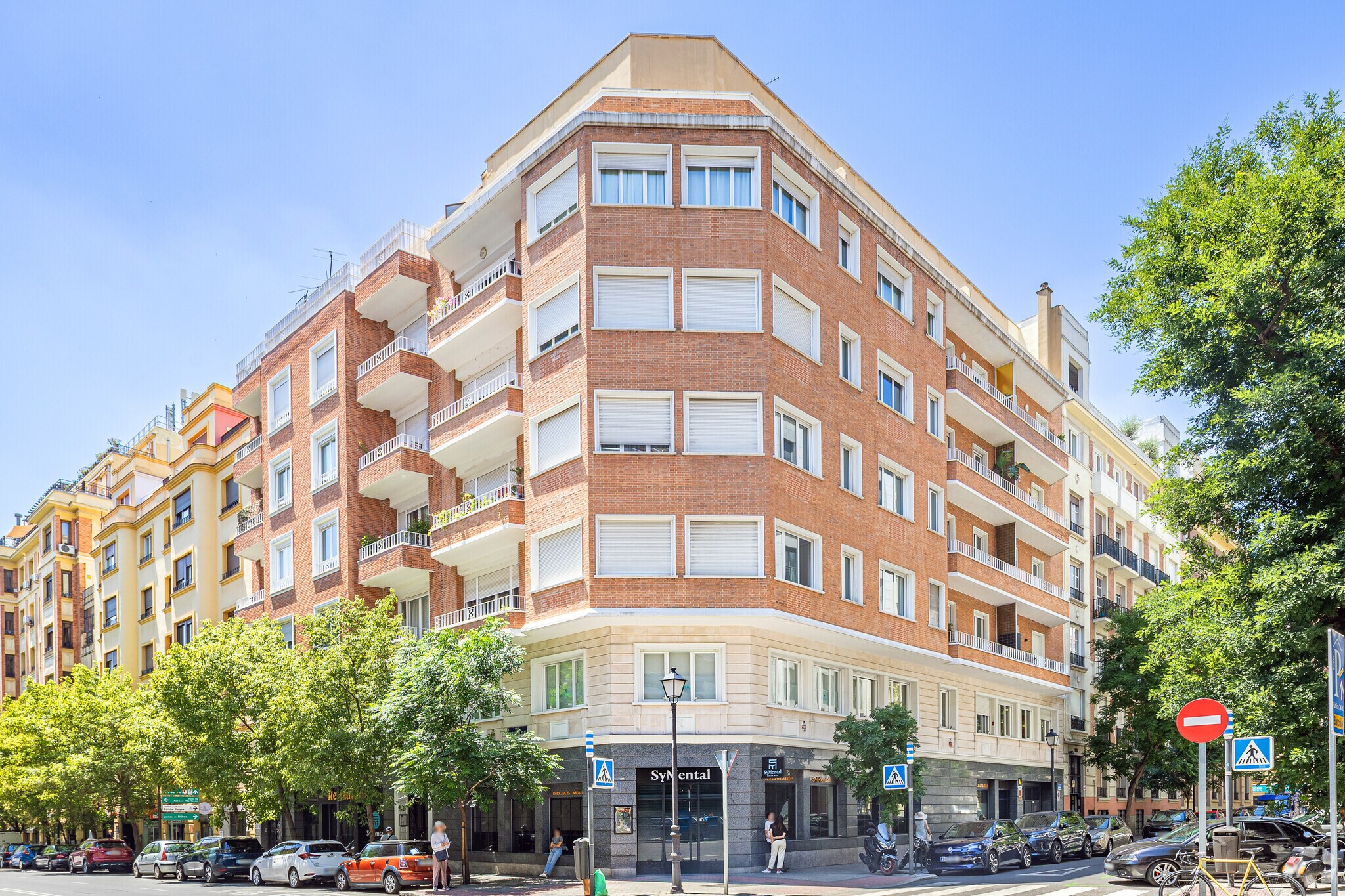 Calle de Francisco de Rojas, 5, Madrid, Madrid à louer Photo du bâtiment- Image 1 de 4