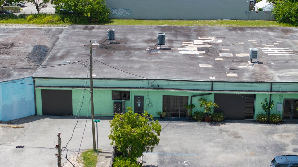 290 NW 73rd St, Miami, FL for lease - Building Photo - Image 1 of 23