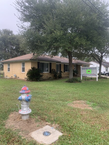 1200 N Meyer St, Sealy, TX à vendre - Photo du bâtiment - Image 1 de 1