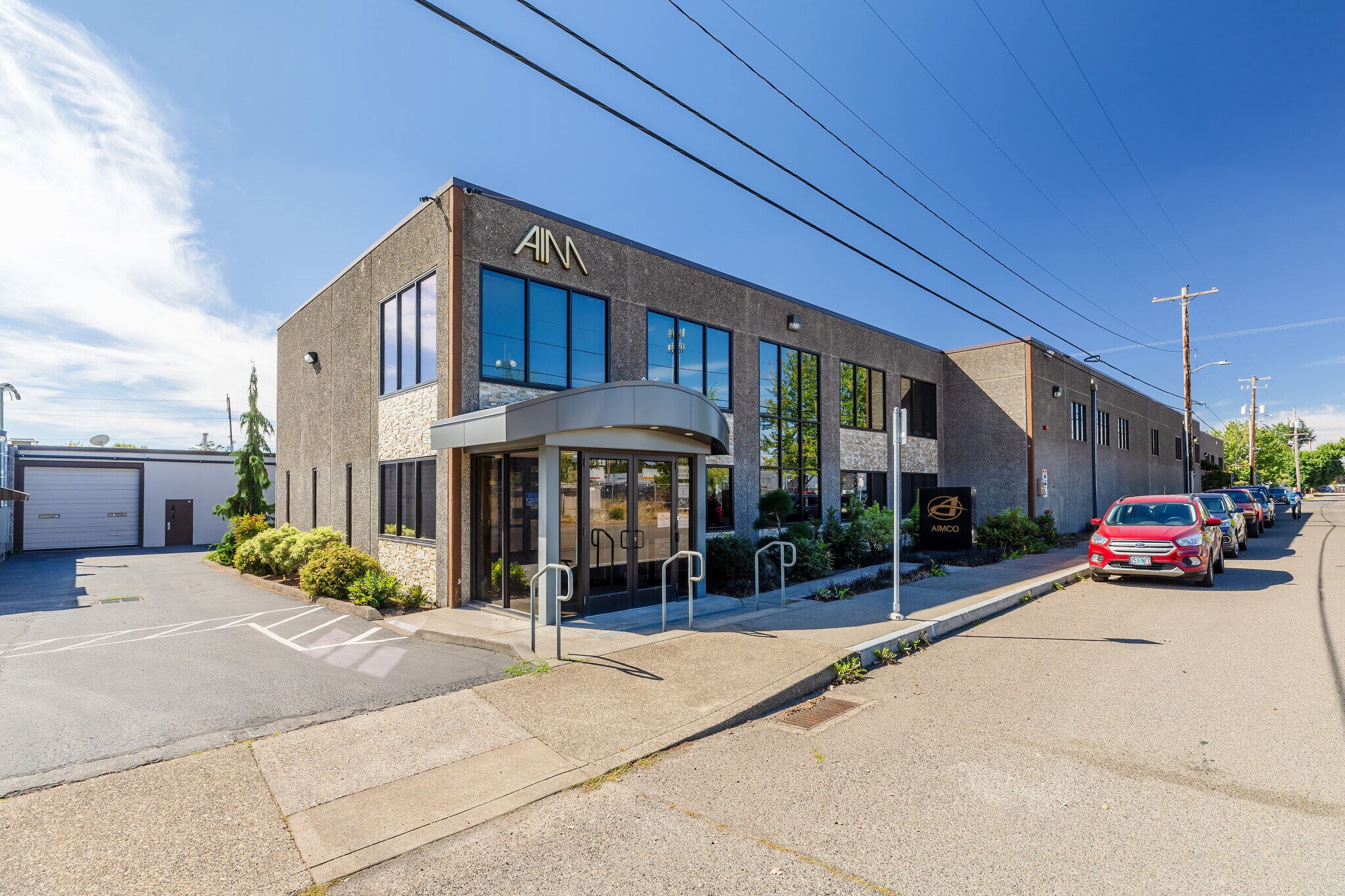 I-205 Business Complex portefeuille de 3 propriétés à vendre sur LoopNet.ca Photo du bâtiment- Image 1 de 13