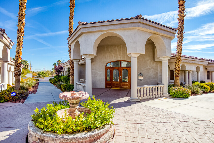 5852 S Pecos Rd, Las Vegas, NV for sale - Primary Photo - Image 1 of 30