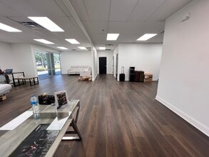 1920 Cypress Lake Dr, Orlando, FL for lease Interior Photo- Image 2 of 9