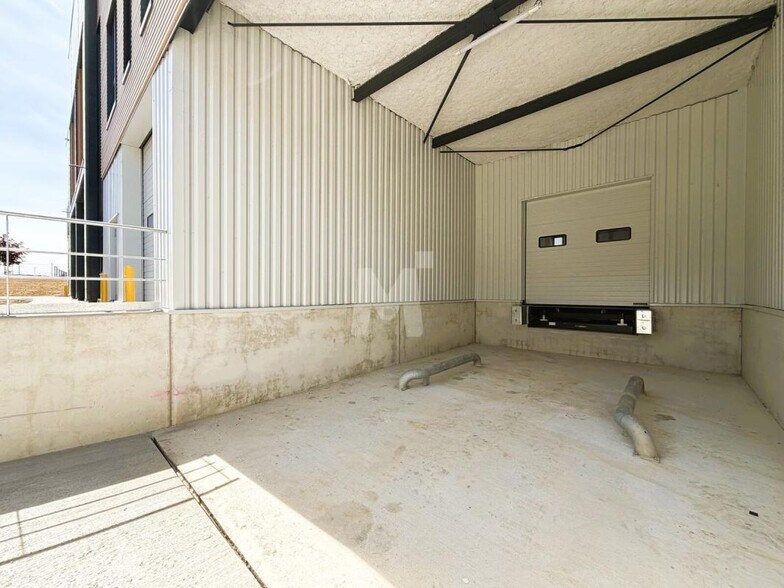 Flex dans Wissous à louer - Photo du bâtiment - Image 3 de 10