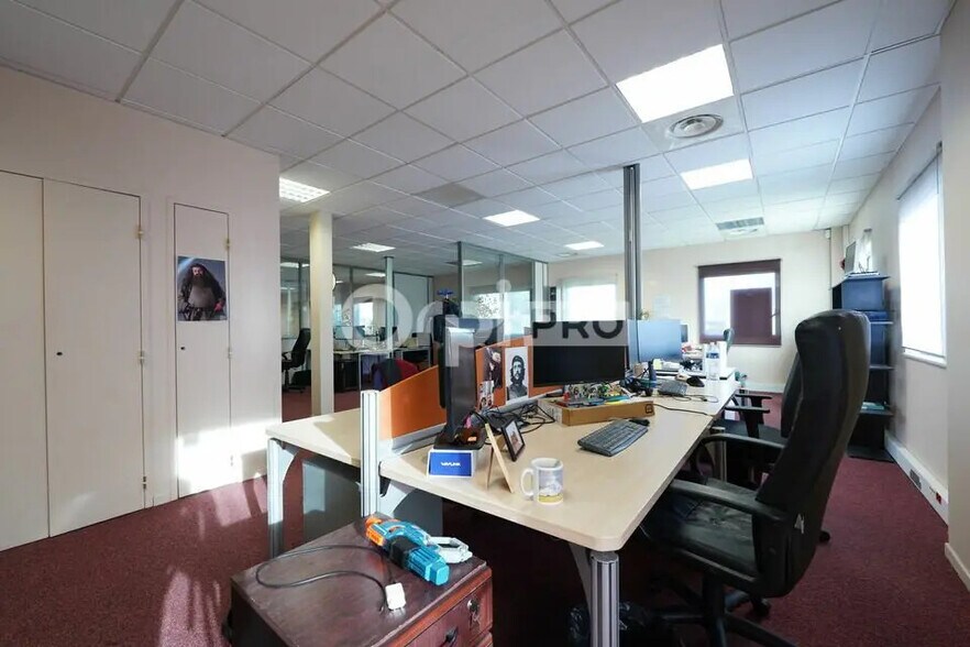 Office in Rillieux-la-Pape for lease - Interior Photo - Image 2 of 13