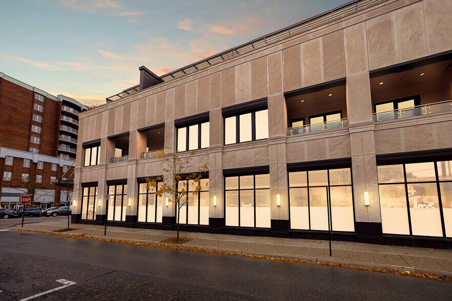 400 S Old Woodward Ave, Birmingham, MI à vendre - Photo du bâtiment - Image 2 de 73