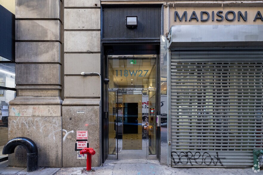 118-120 W 27th St, New York, NY à vendre - Photo du bâtiment - Image 2 de 7