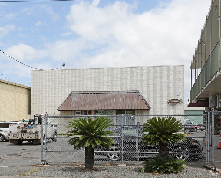 740 Kohou St, Honolulu, HI for lease - Building Photo - Image 3 of 9
