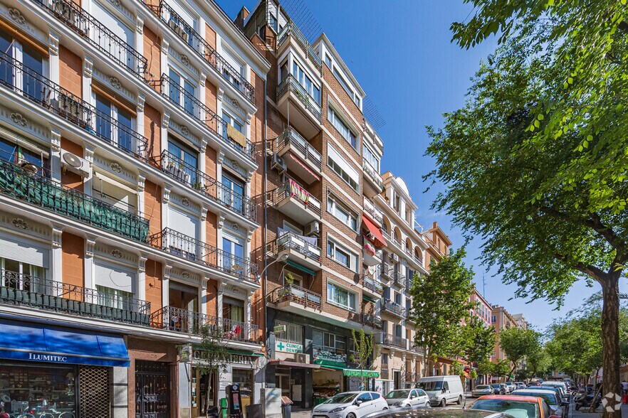 Calle de Altamirano, 22, Madrid, Madrid for lease - Primary Photo - Image 1 of 2