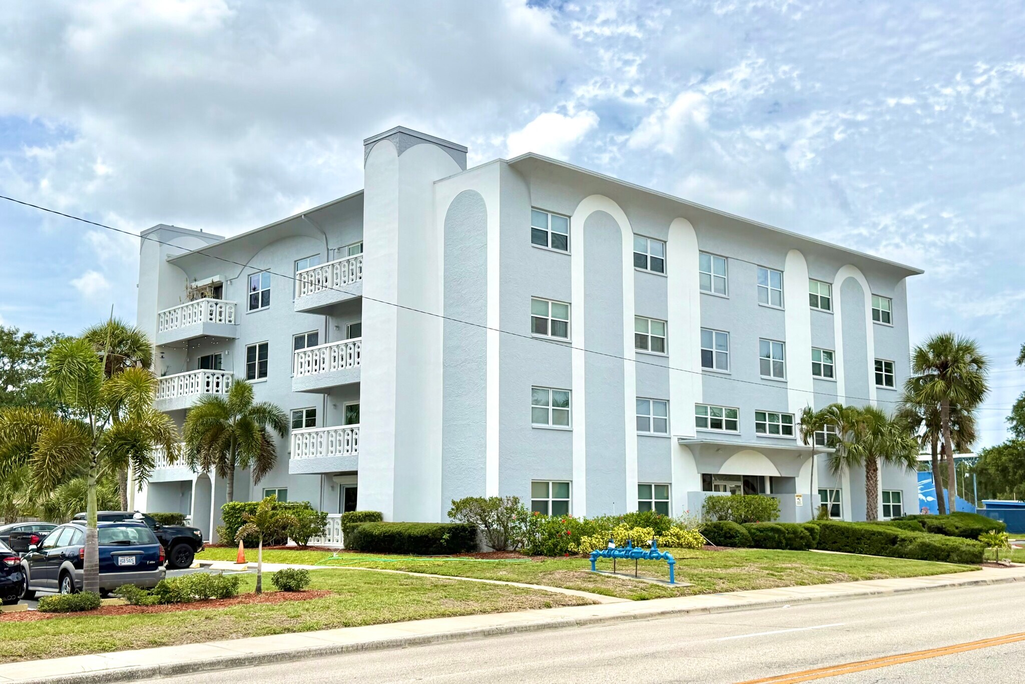 4400 1st St N, Saint Petersburg, FL à vendre Photo du bâtiment- Image 1 de 32