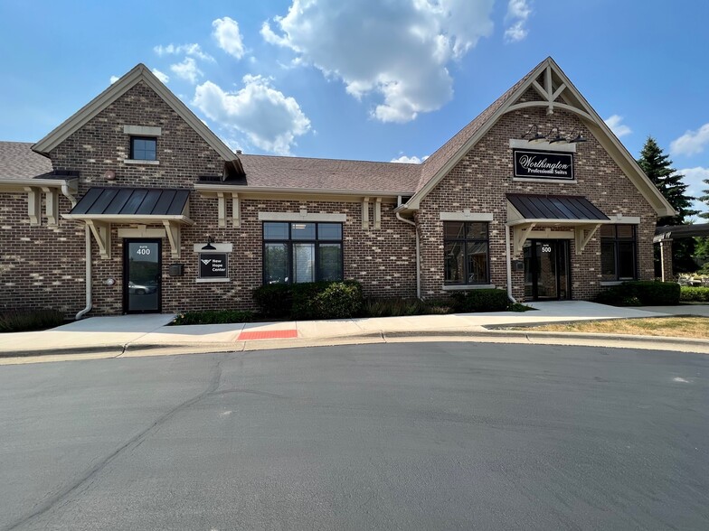 460 Briargate Dr, South Elgin, IL for sale - Primary Photo - Image 1 of 14