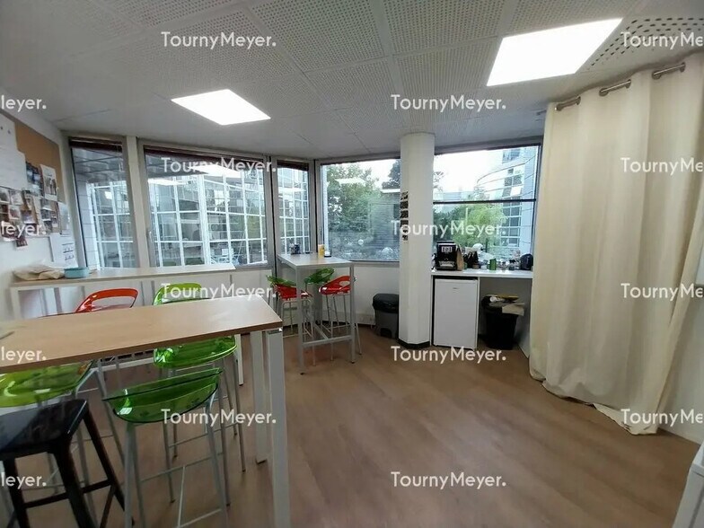 Office in Toulouse for lease - Building Photo - Image 3 of 12