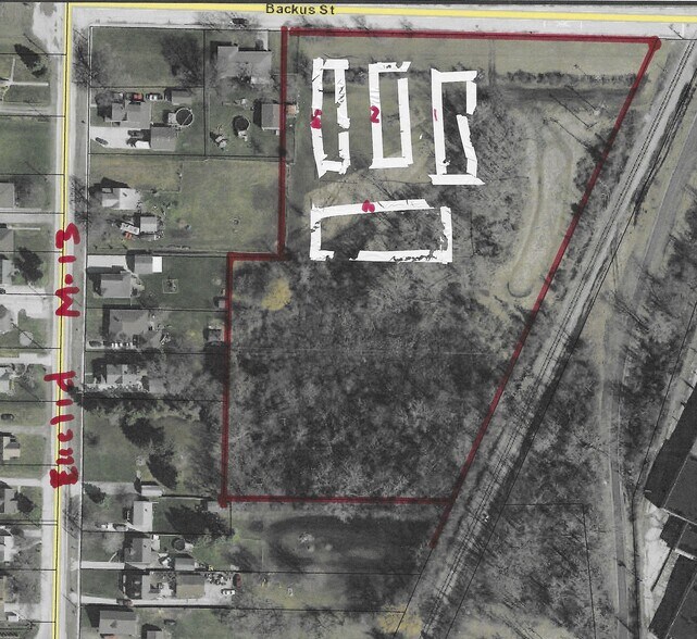 503 Backus Dr, Bay City, MI à vendre - Photo du bâtiment - Image 2 de 3