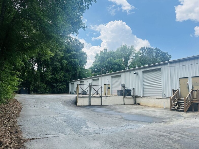 205-219 Fulton Ct, Peachtree City, GA for lease - Building Photo - Image 3 of 6
