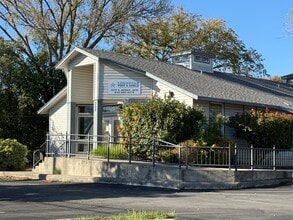 515 E Court St, Seguin, TX à louer Photo intérieure- Image 1 de 2