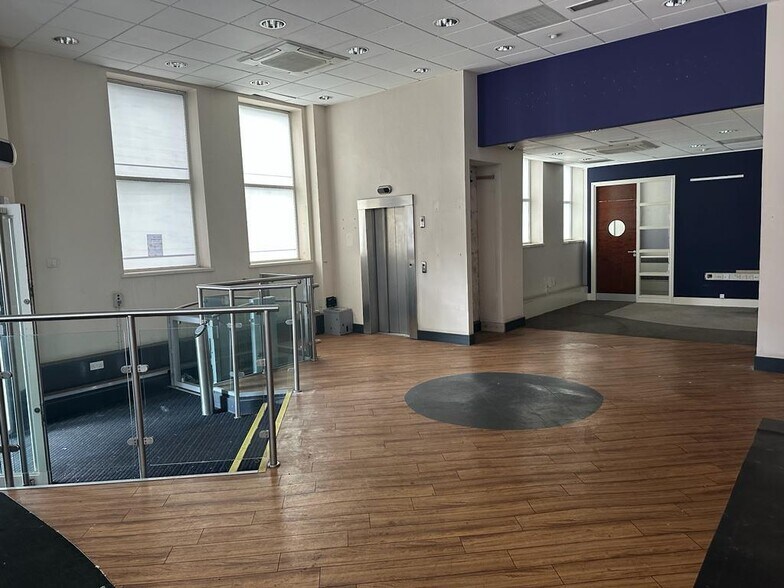 1-3 Market Pl, Willenhall à vendre - Photo intérieure - Image 2 de 3