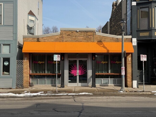 More details for 2242 S Kinnickinnic Ave, Milwaukee, WI - Retail for Lease