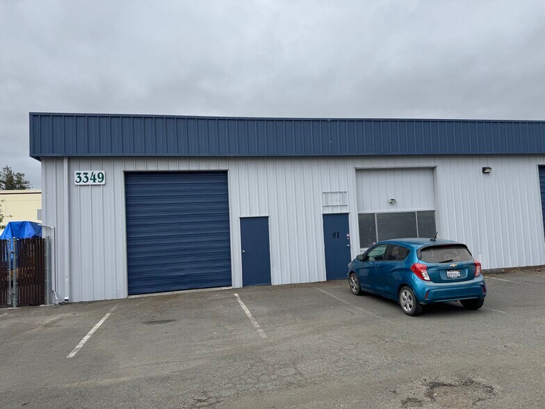 3355 Industrial Dr, Santa Rosa, CA for lease - Building Photo - Image 2 of 3