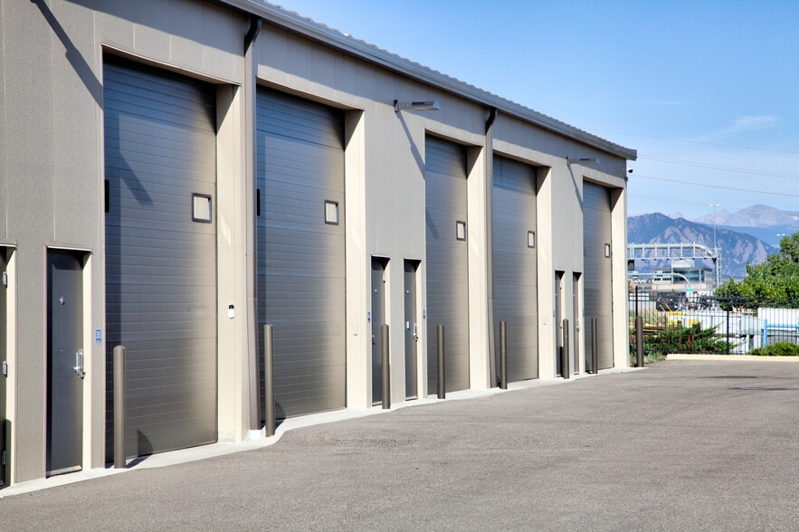 2364 Industrial Ln, Broomfield, CO for sale - Building Photo - Image 1 of 10