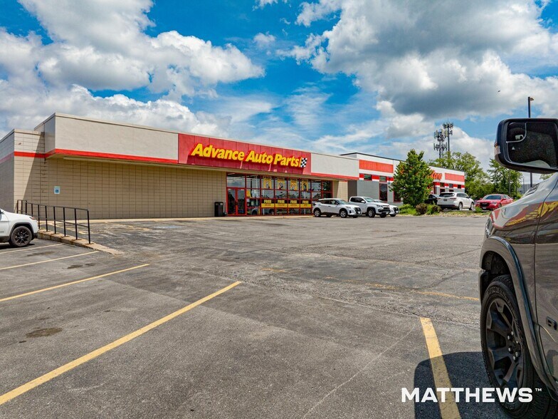 6200 University Ave, Cedar Falls, IA for sale - Building Photo - Image 2 of 5