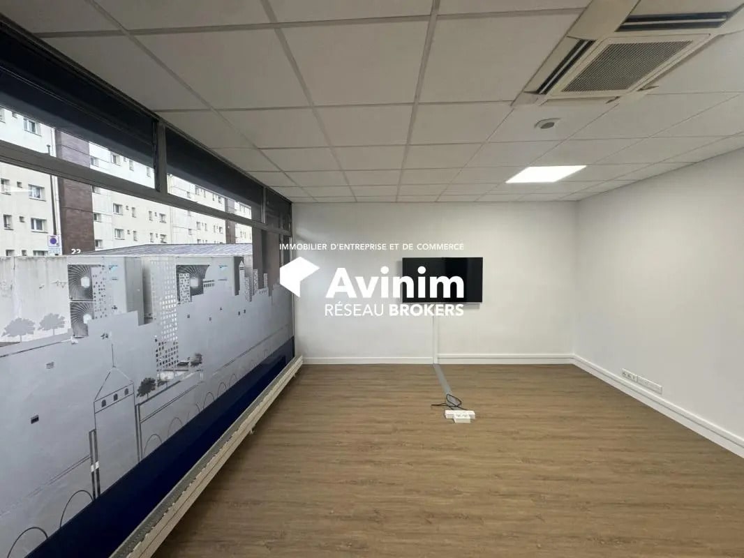 Office in Le Bourget for lease Interior Photo- Image 1 of 7