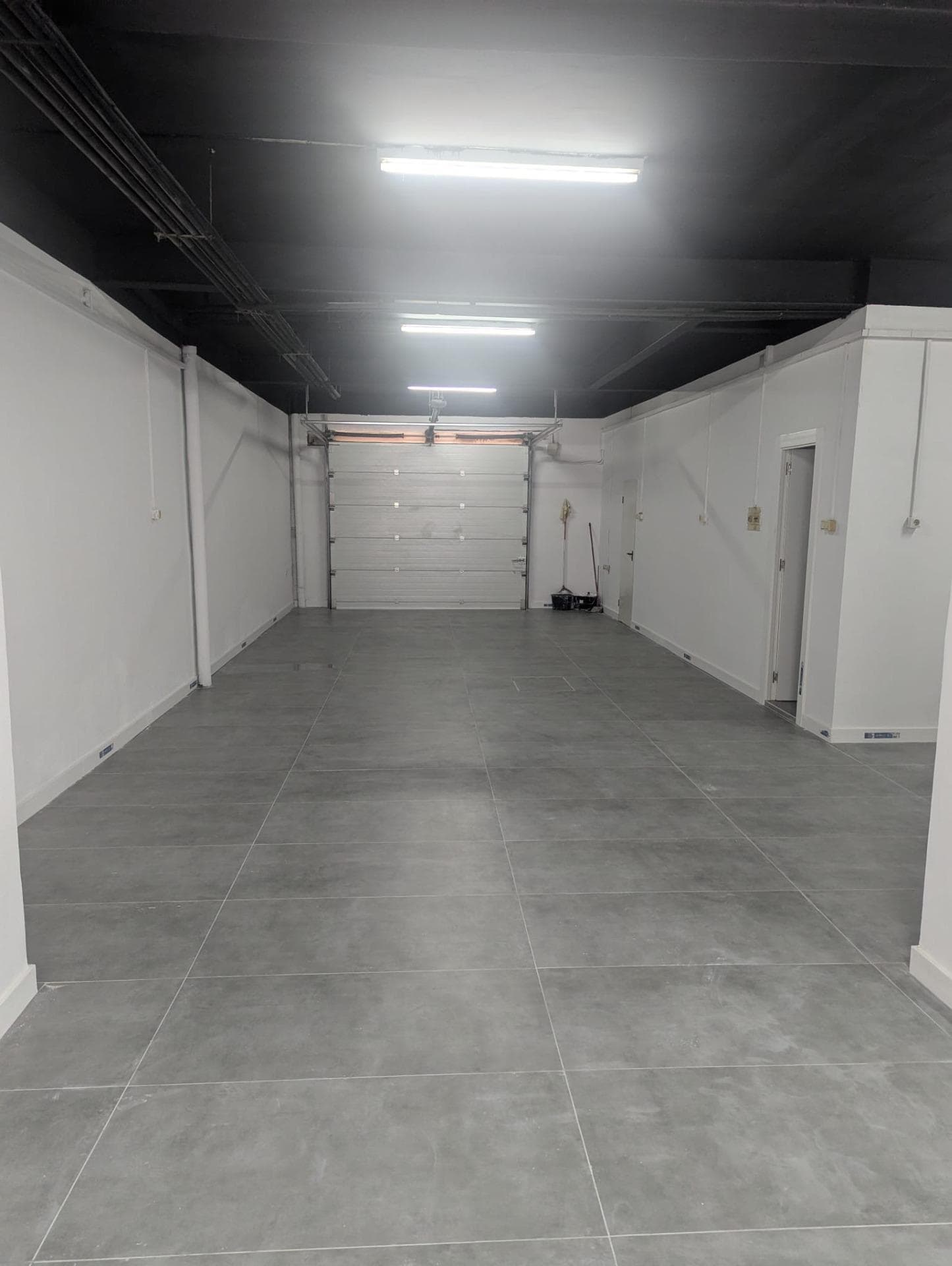 Retail in Viladecans, Barcelona for lease Interior Photo- Image 1 of 4
