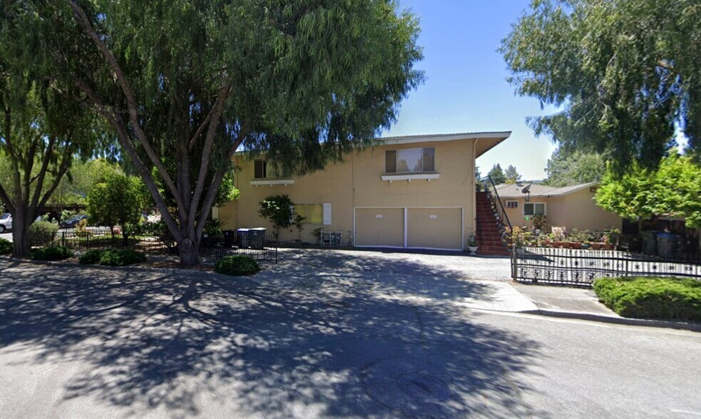 284 Elmwood St, Mountain View, CA à vendre - Photo du bâtiment - Image 3 de 11