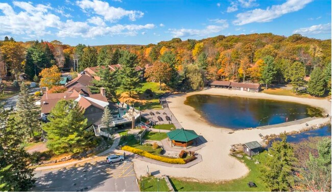 More details for 428 Moseywood Rd, Lake Harmony, PA - Hospitality for Sale