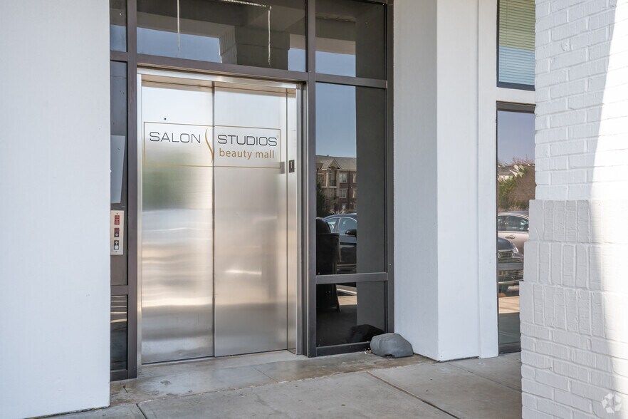1745 Peachtree St NE, Atlanta, GA à louer - Photo du bâtiment - Image 3 de 11