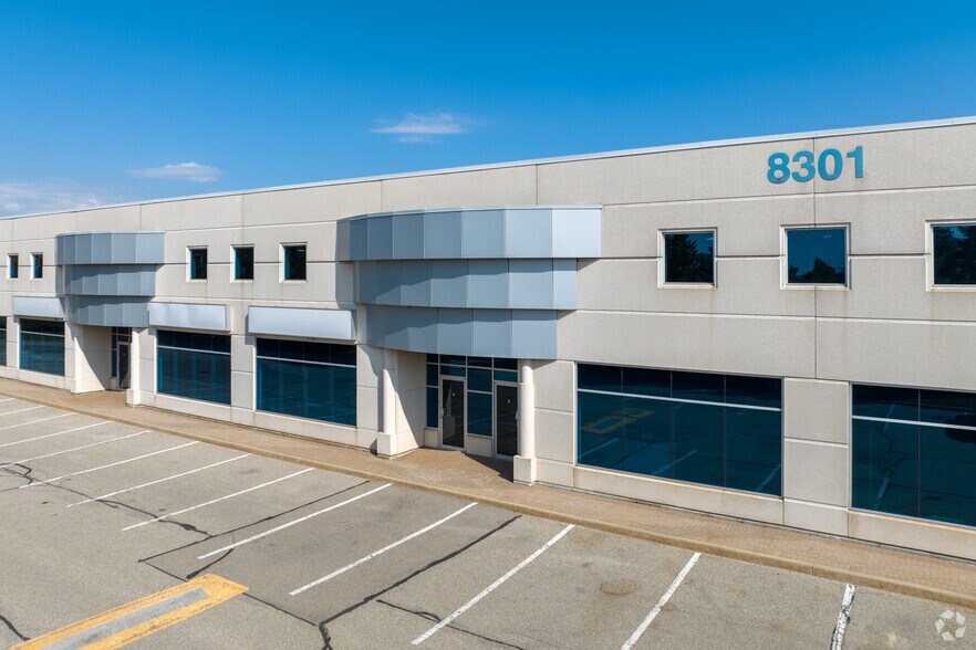 8301 Jane St, Vaughan, ON à louer - Photo du bâtiment - Image 3 de 5