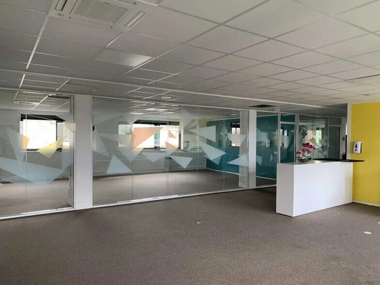 Office in Lognes for lease - Interior Photo - Image 2 of 8