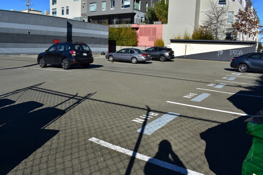 6460 Hollis St, Emeryville, CA à louer - Photo du bâtiment - Image 3 de 4
