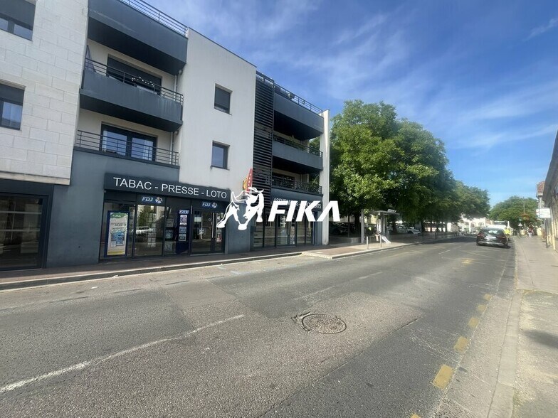 Retail in Saint Medard En Jalles for sale - Building Photo - Image 2 of 12