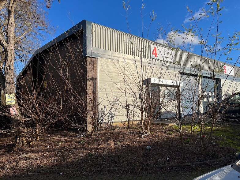 Erica Rd, Milton Keynes for lease - Building Photo - Image 2 of 4