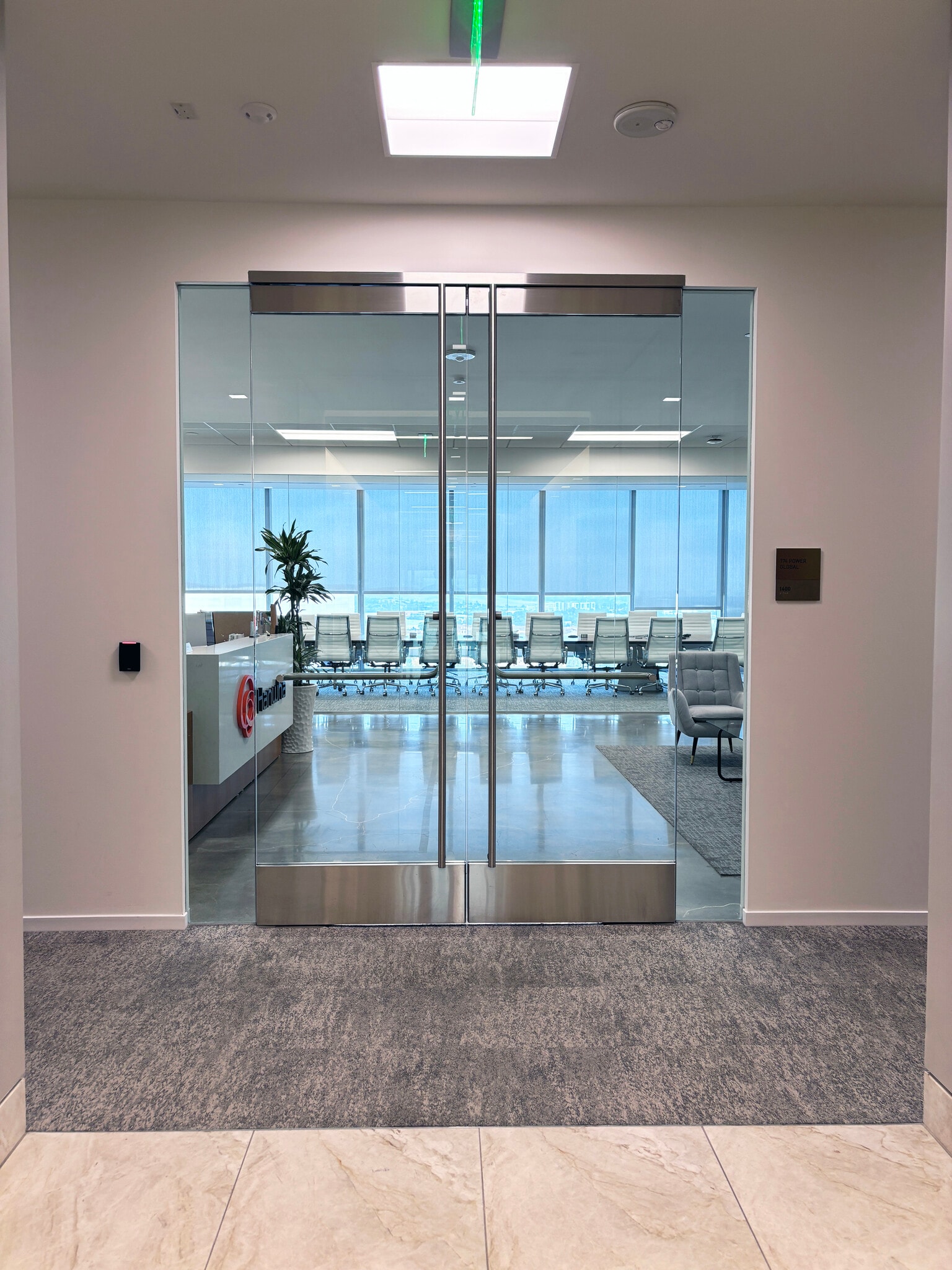 400 Spectrum Center Dr, Irvine, CA à louer Photo intérieure- Image 1 de 16