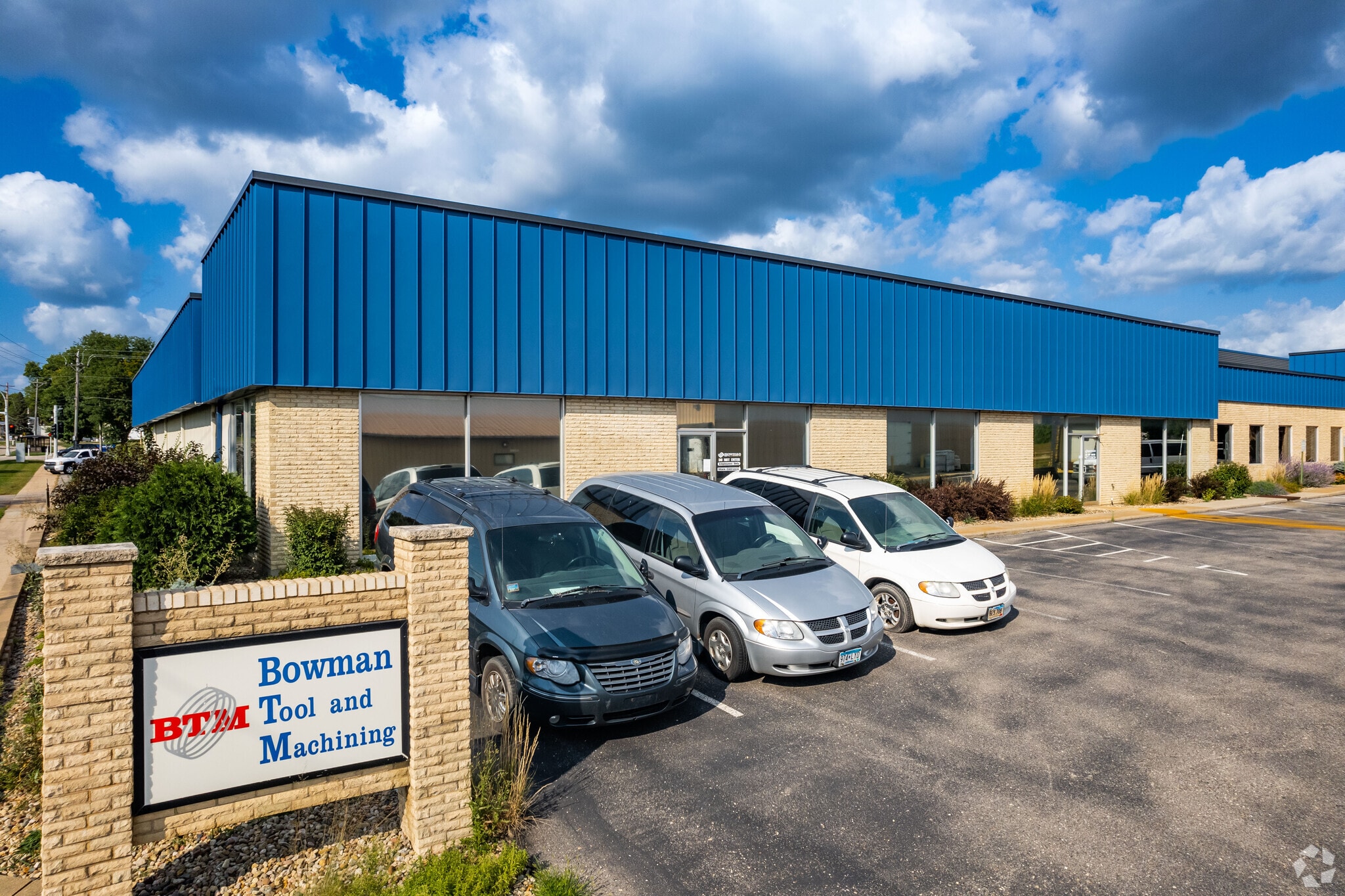 1304 Valleyhigh Dr NW, Rochester, MN for sale Building Photo- Image 1 of 71