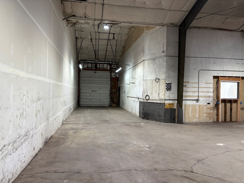 7501-7505 E Sprague Ave, Spokane Valley, WA for lease - Building Photo - Image 2 of 5