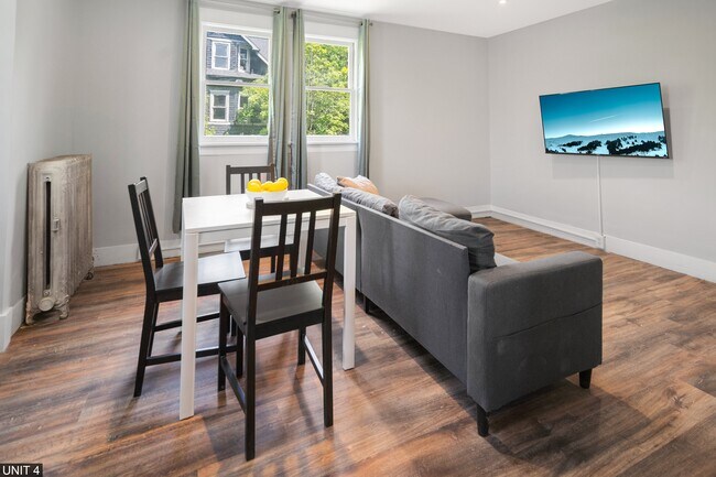 Plus de détails pour Cornell Portfolio - 54 Units - 151 Beds – Multi-résidentiel à vendre, Ithaca, NY