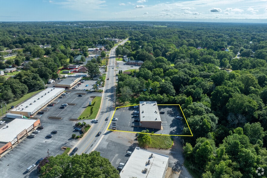 110 E Butler Rd, Mauldin, SC for lease - Aerial - Image 2 of 39