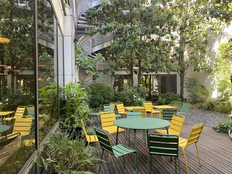 Bureau dans Levallois-Perret à vendre - Photo du bâtiment - Image 2 de 13