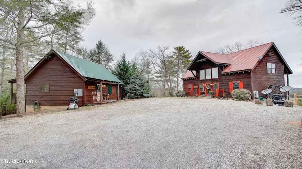 4137 Watson Ct, Pigeon Forge, TN for sale - Building Photo - Image 3 of 38