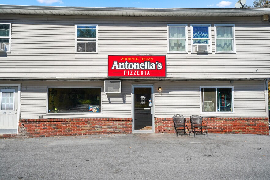 2452 State Route 207, Campbell Hall, NY à vendre - Photo du bâtiment - Image 3 de 24