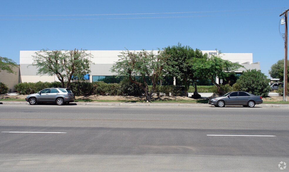 39755 Berkey Dr, Palm Desert, CA à louer - Photo du bâtiment - Image 2 de 8