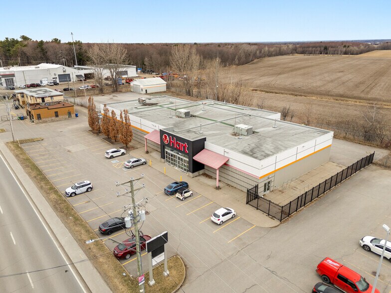 2145 Boul Louis-Fréchette, Nicolet, QC à louer - Photo du bâtiment - Image 2 de 20