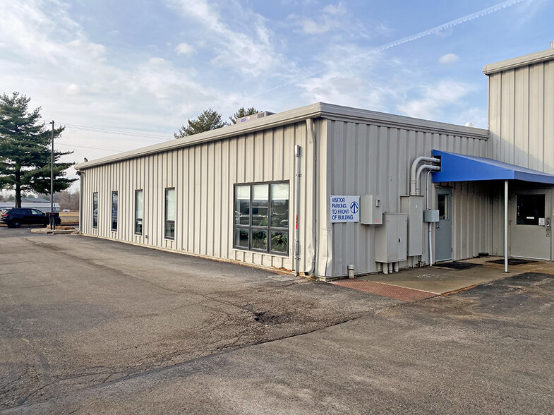 5920 Gateway Industrial Dr, Belleville, IL for lease - Building Photo - Image 3 of 15