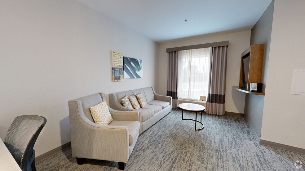 Florida Hospitality Pair: Tryp & Sonesta portfolio of 2 properties for sale on LoopNet.ca - Matterport 3D Scan - Image 3 of 28