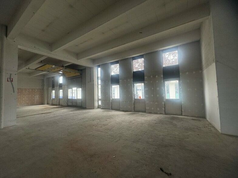 14 Rue De Villeneuve, Rungis for lease - Interior Photo - Image 3 of 30