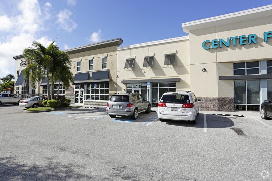 University Pky, University Park, FL for lease - Building Photo - Image 2 of 6