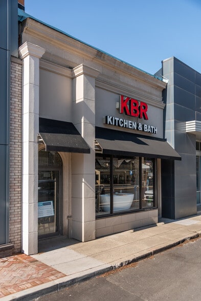 7008-7034 Wisconsin Ave, Chevy Chase, MD for lease - Building Photo - Image 3 of 5